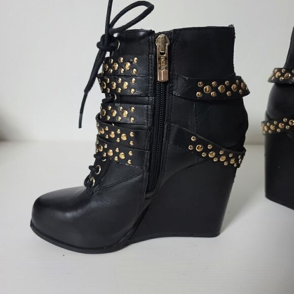 BCBGeneration Larissa Studded Strappy Wedge Lace Up Ankle Boots, Black size 7 - Picture 9 of 13